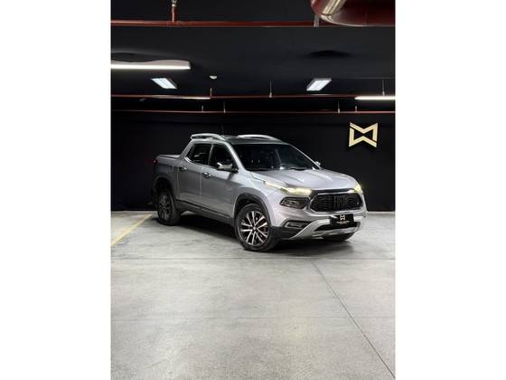 FIAT TORO 2.0 16V TURBO DIESEL RANCH 4WD AT9 FIAT TORO 2.0 16V TURBO DIESEL RANCH 4WD AT9